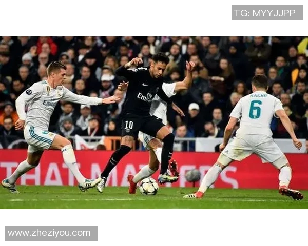 足球球星变魔术惊艳全场 展现超凡技巧与创意的跨界表演